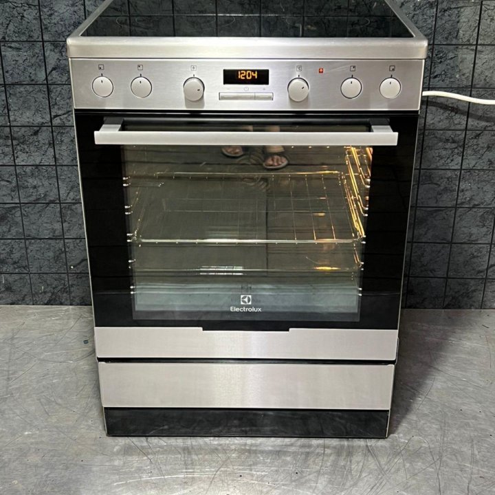 Плита электрическая Electrolux EKC 96450AX