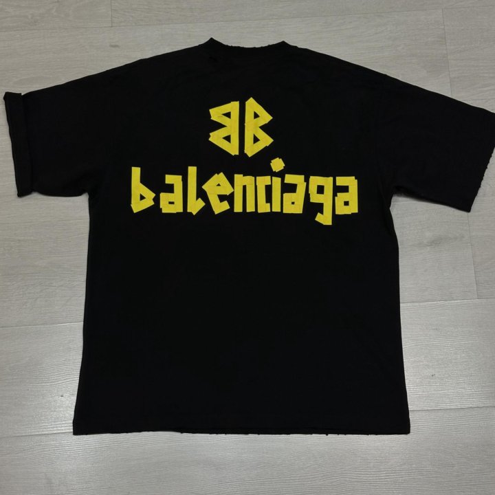 Футболка Balenciaga