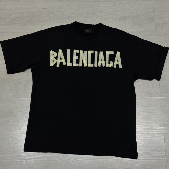 Футболка Balenciaga