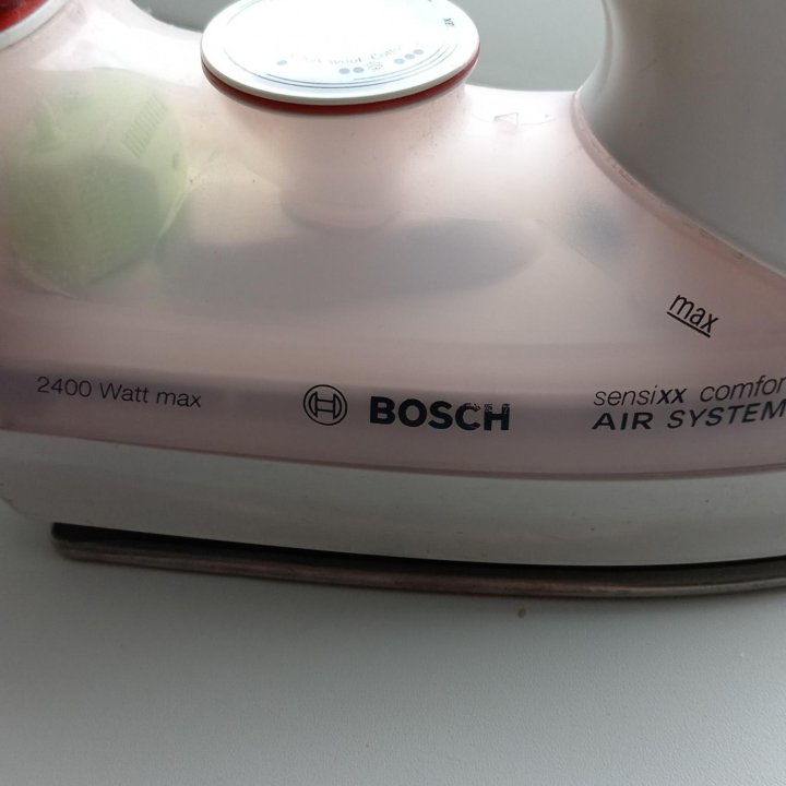 Утюг с функцией отпаривания фирмы Bosch
