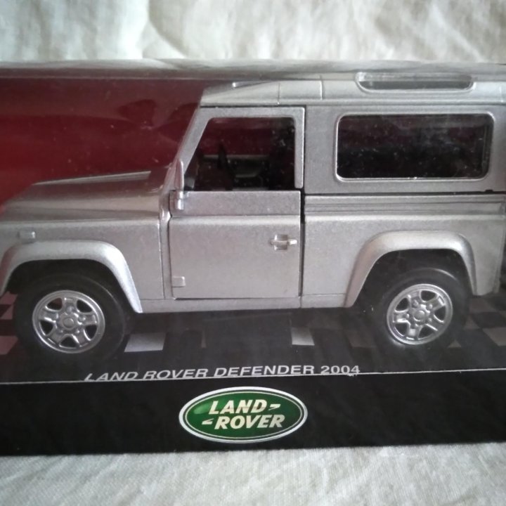 1:32 Land Rover Defender 2004