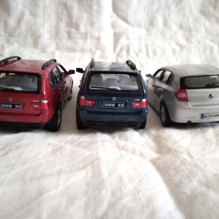 1:34-1:36 BMW 1-series. BMW X5