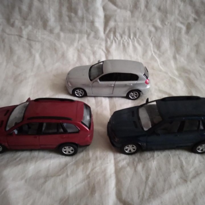 1:34-1:36 BMW 1-series. BMW X5