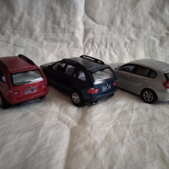 1:34-1:36 BMW 1-series. BMW X5