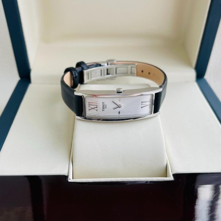 Женские часы Tissot T015309A Классика