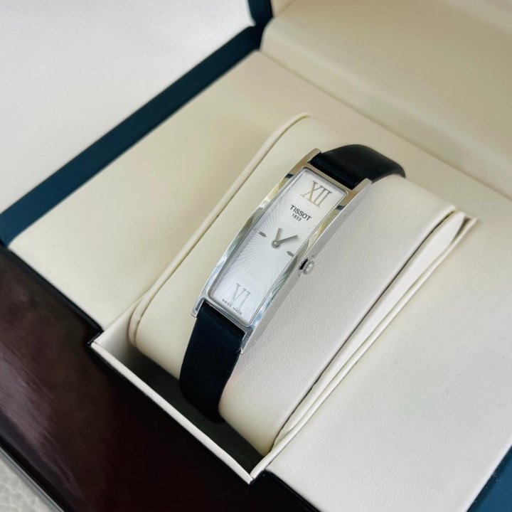 Женские часы Tissot T015309A Классика