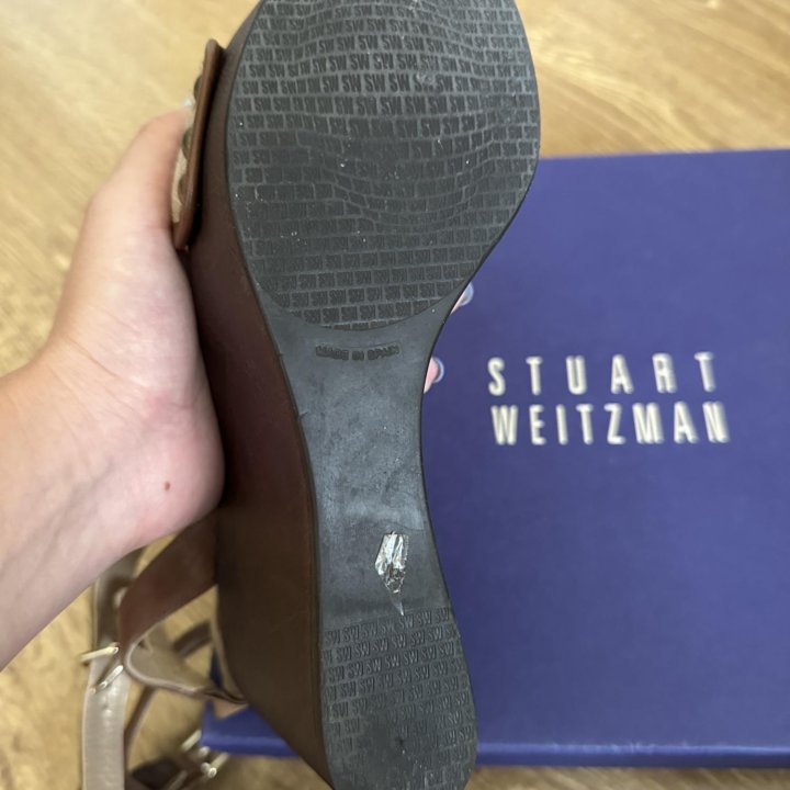 Босоножки Stuart Weitzman