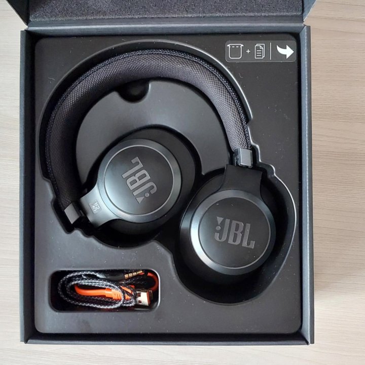 Беспроводные наушники JBL Live 660NC, черный