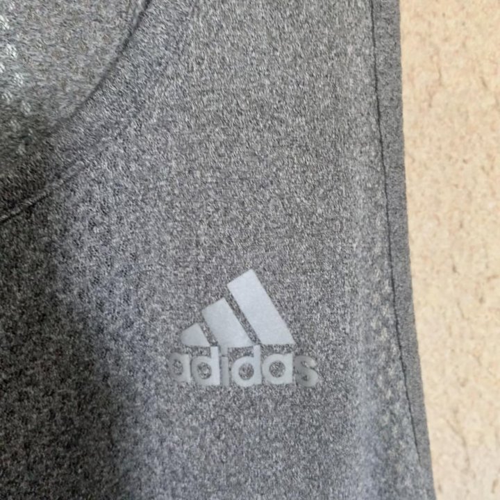 Спортивная одежда Adidas