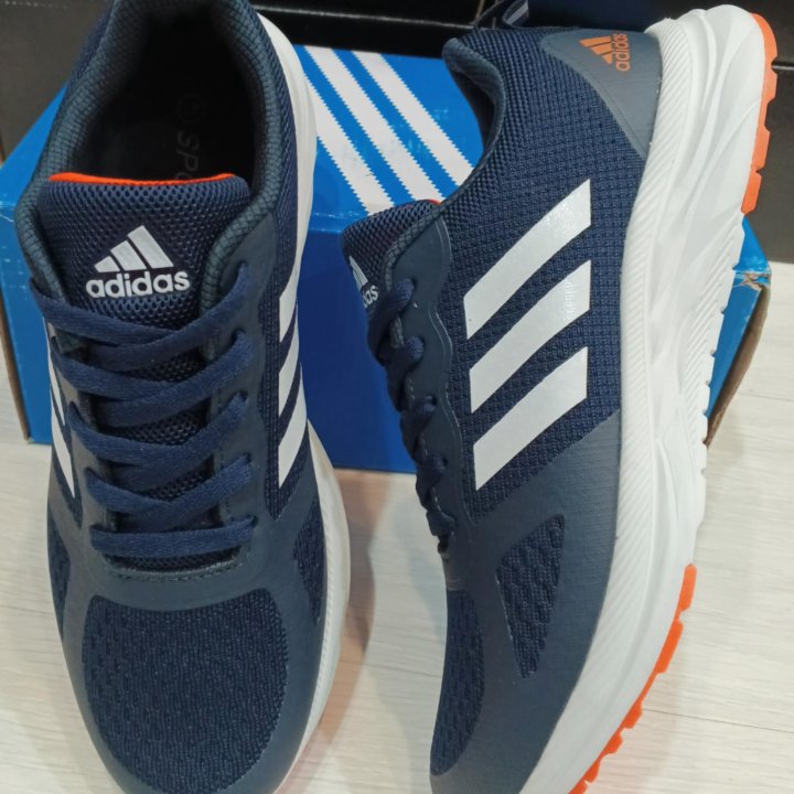 Кроссовки Adidas новые