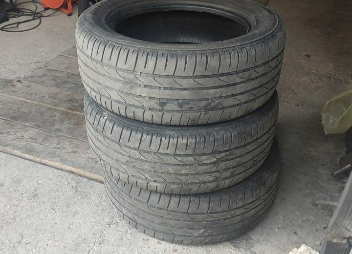 Шины б/у Bridgestone 235/55 R17 99V