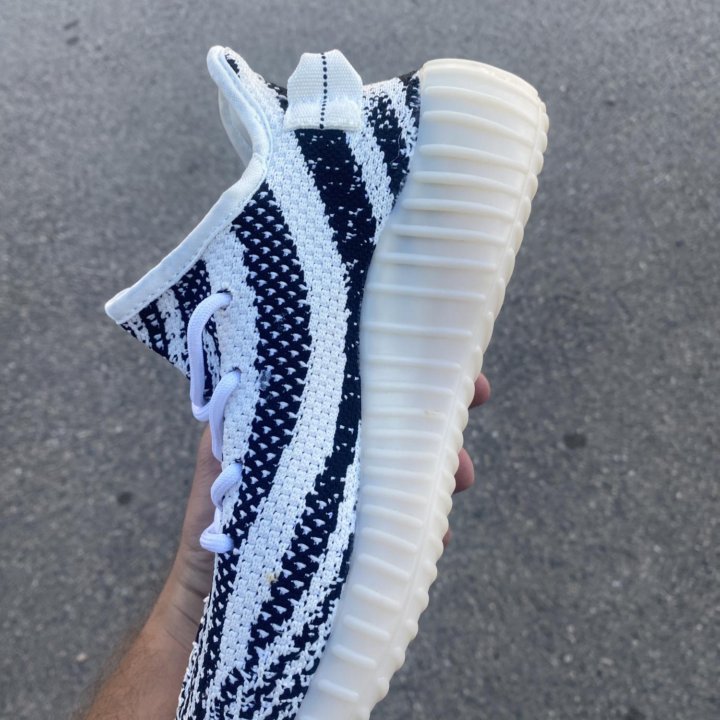 Кроссовки adidas Yeezy Boost 350