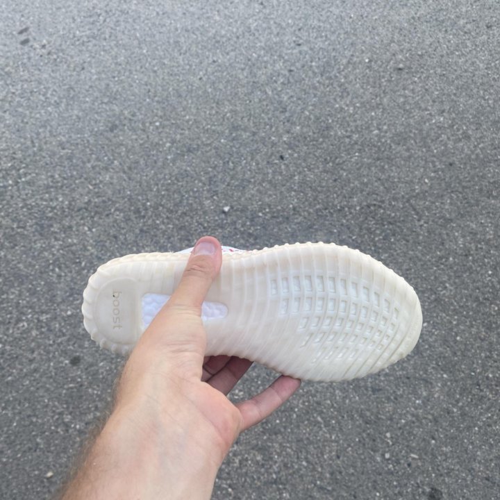 Кроссовки adidas Yeezy Boost 350