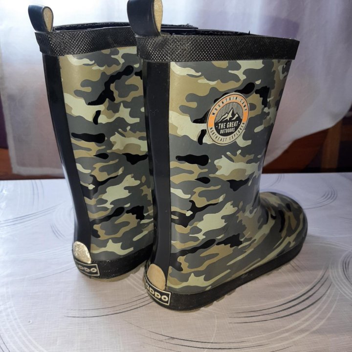 Резиновые сапоги