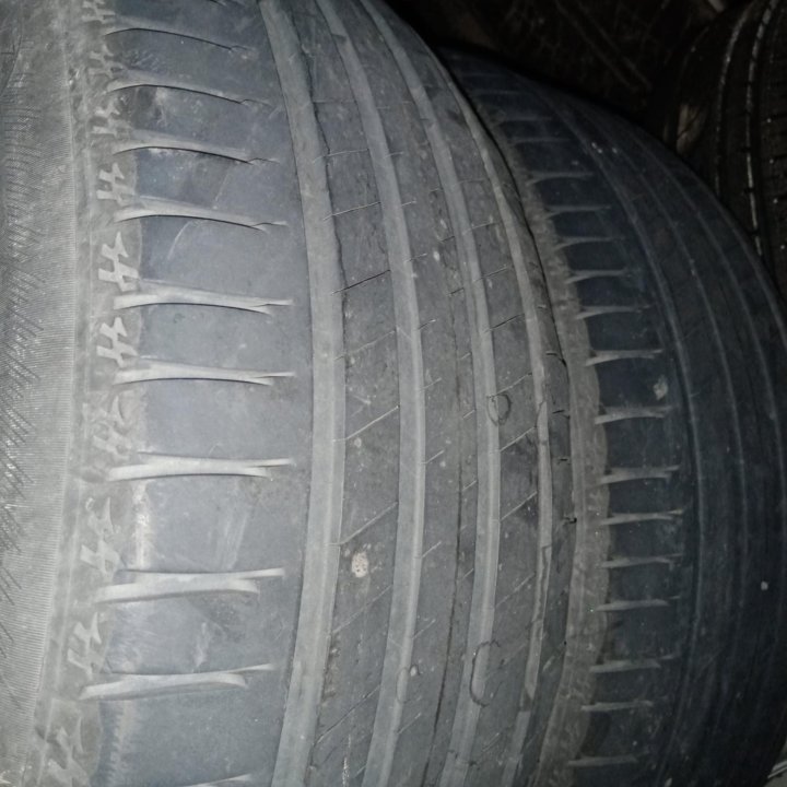 3шт отличные Michelin 235 50 R19