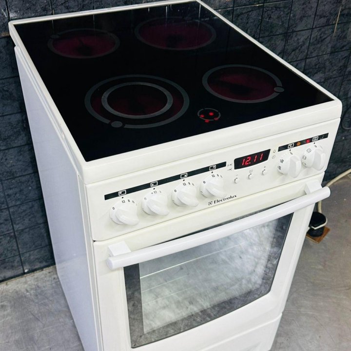 Плита электрическая Electrolux EKC 5004