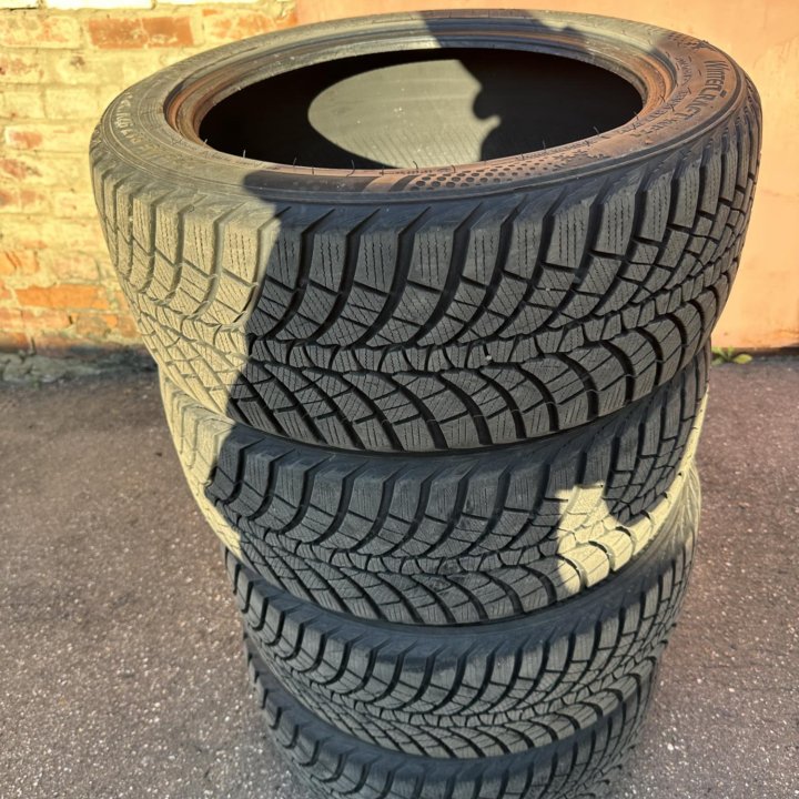 Kumho WinterCraft WP71 235/45 R17 97V зимняя