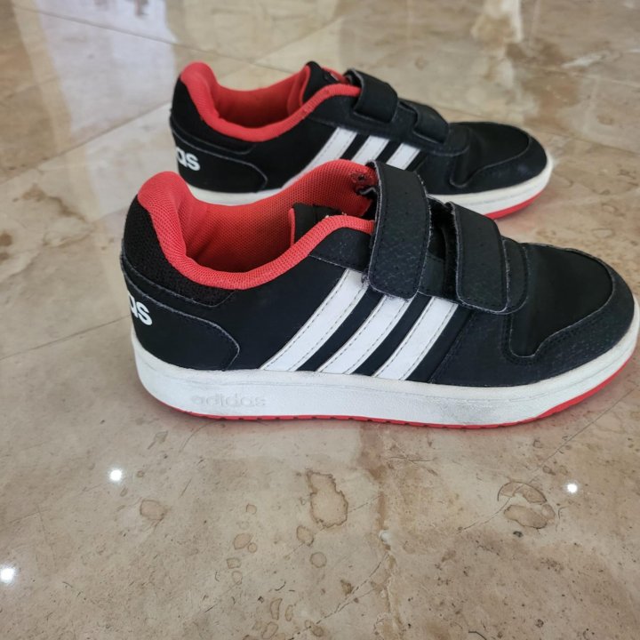 Кроссовки adidas