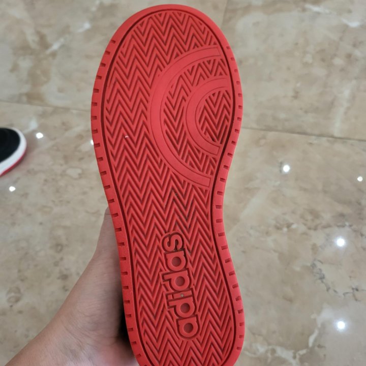 Кроссовки adidas