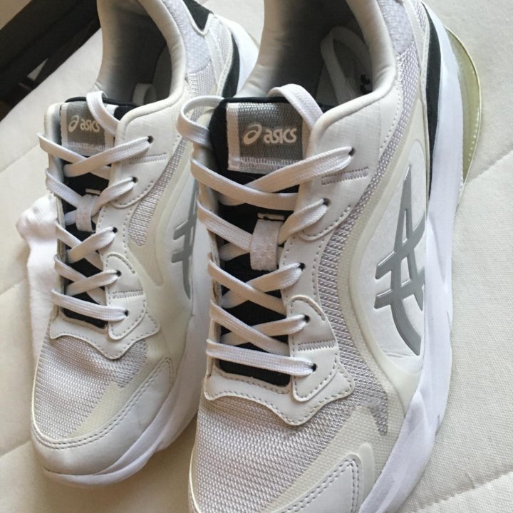 Кроссовки ASICS gel