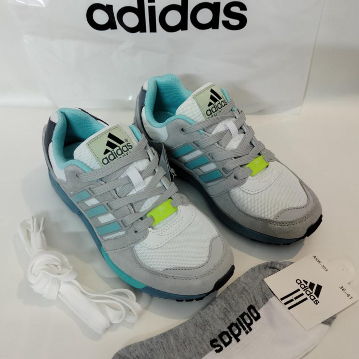 Новые женские кроссовки Adidas TORSION.