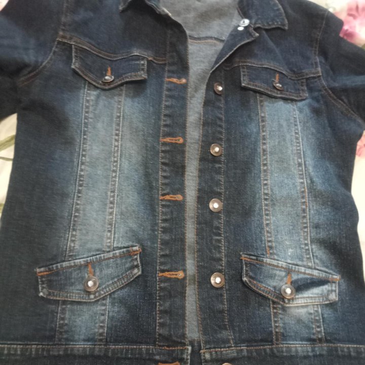 Джинсовая куртка