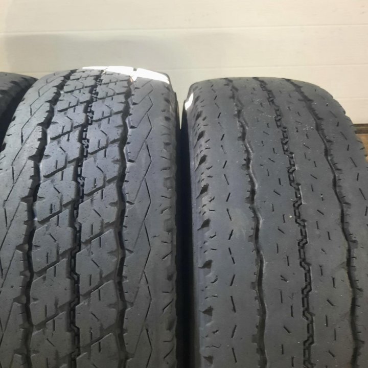 215/70R15С Bridgestone Duravis R630 (Лот №6485)