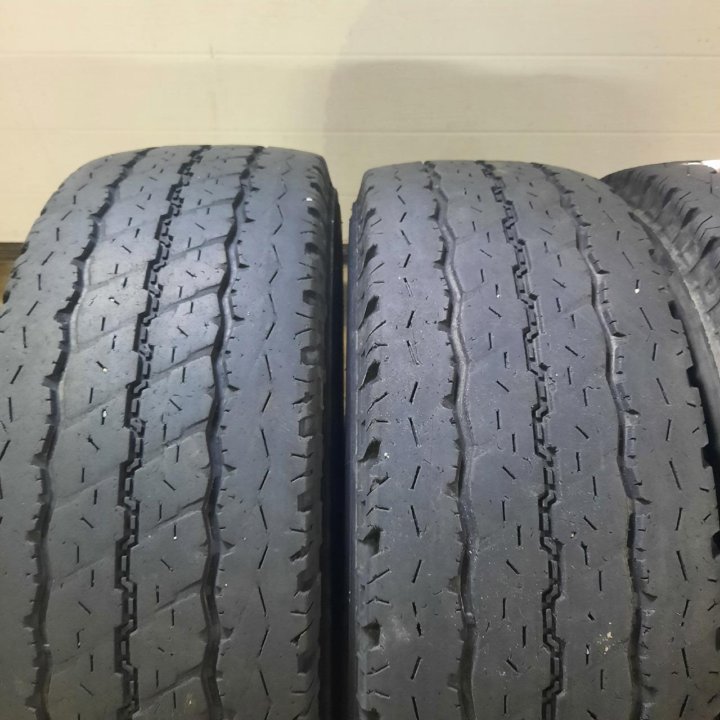 215/70R15С Bridgestone Duravis R630 (Лот №6485)