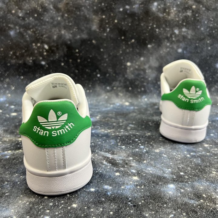 Kpoccoвки Adidas Stan Smith