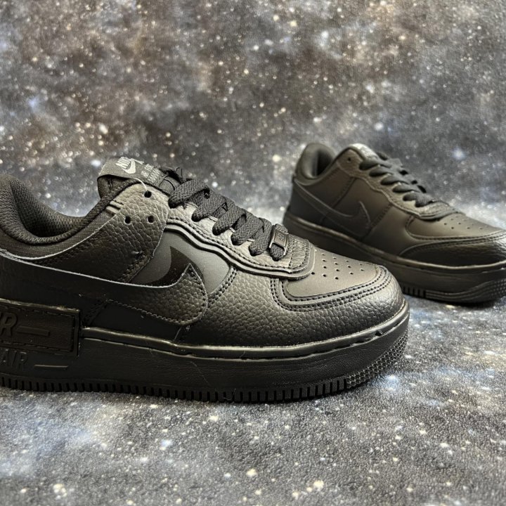 Kpoccoвки Nike Air Force 1