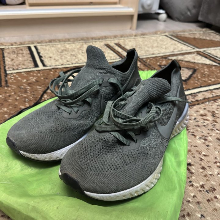 Nike Epic React Flyknit 2 беговая обувь