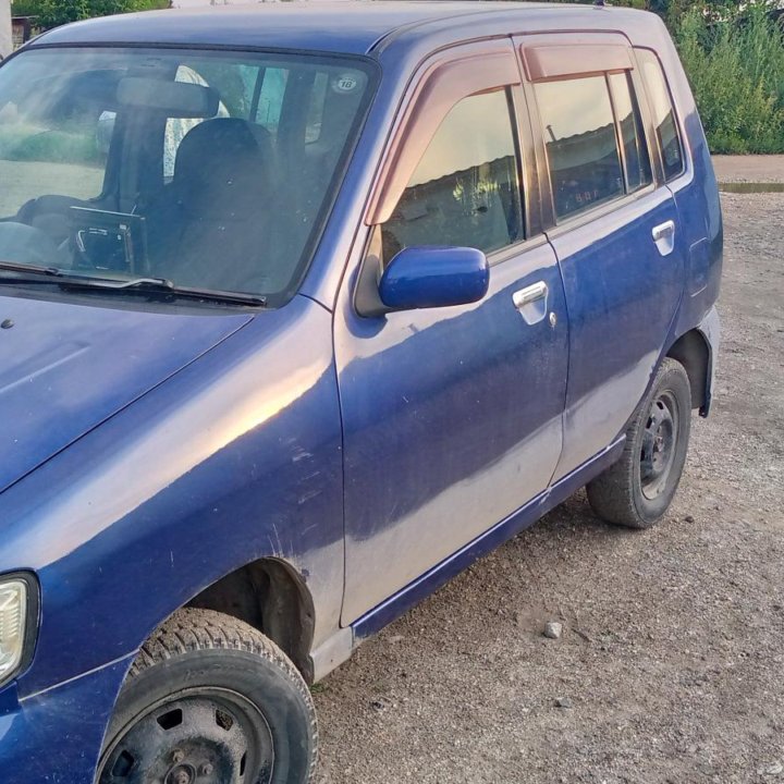 Nissan Cube, 2000