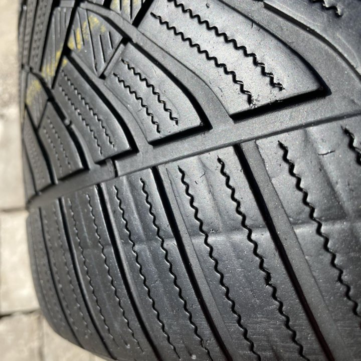 Goodyear UltraGrip Performance GEN-1