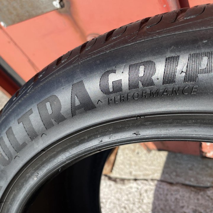 Goodyear UltraGrip Performance GEN-1