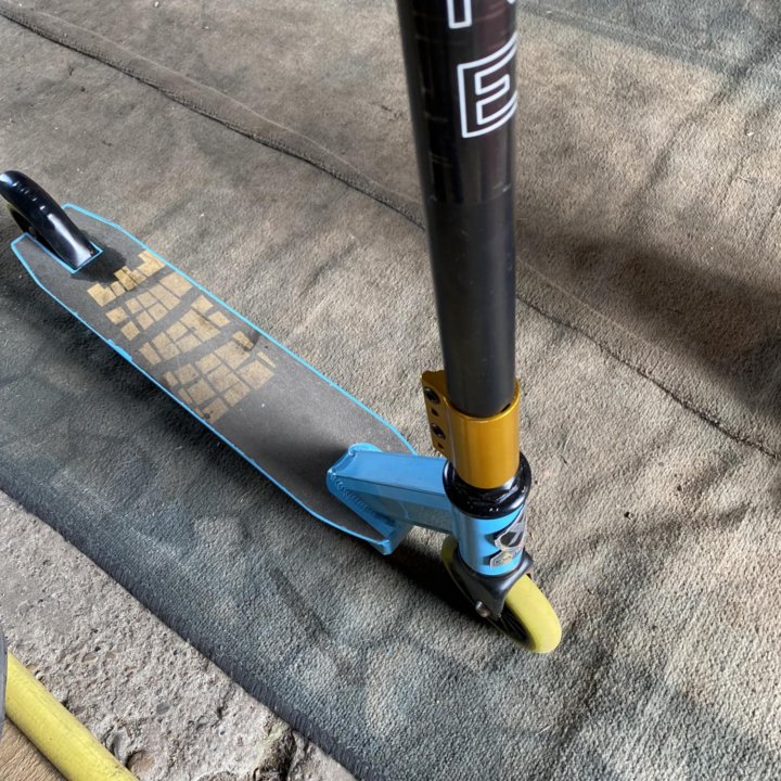 Самокат трюковой