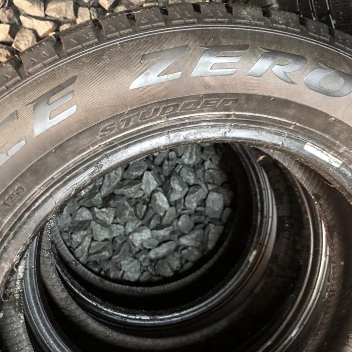 185/65/15 Pirelli Ice Zero. 1шт