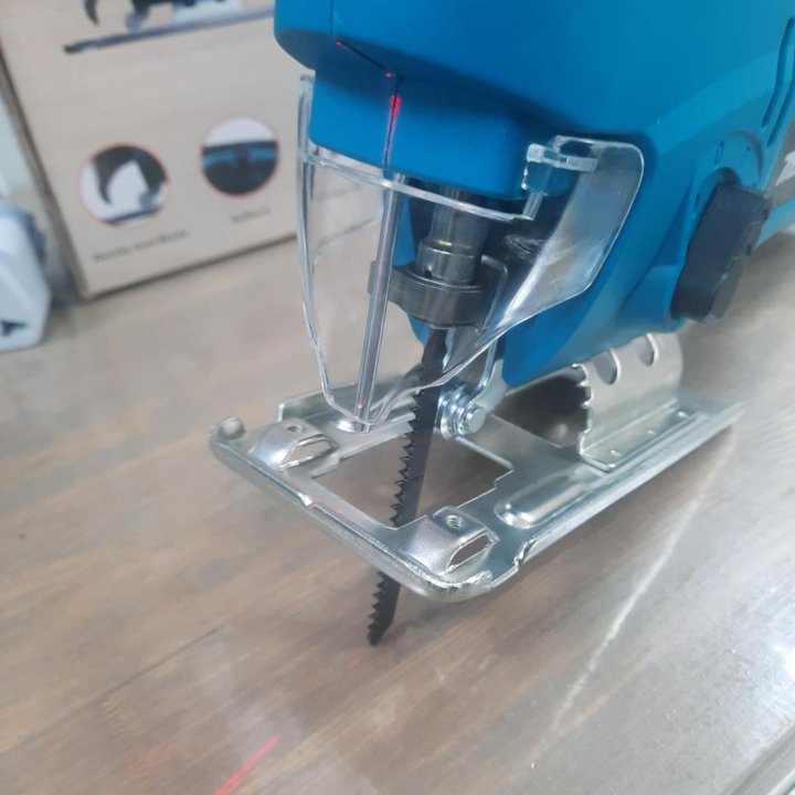 Электролобзик Makita 650w