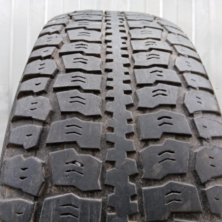 Шина 205/70 R16, 1шт