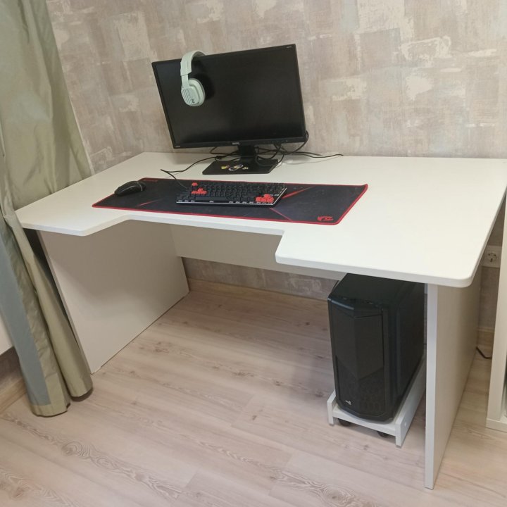 Компьютерные столы, геймерские, для работы
