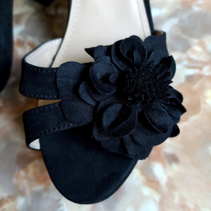 Босоножки. Туфли