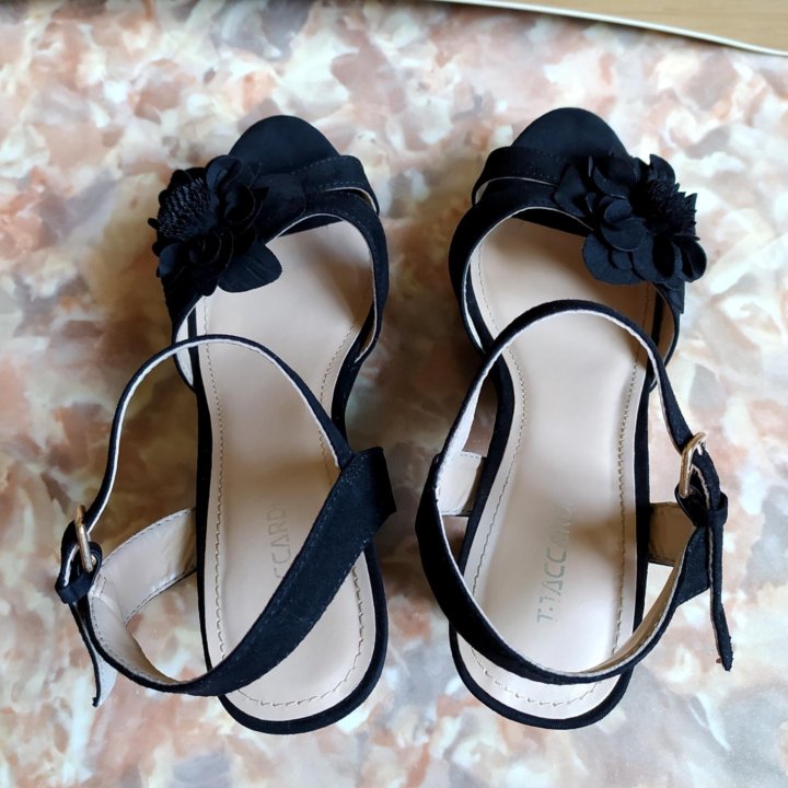 Босоножки. Туфли