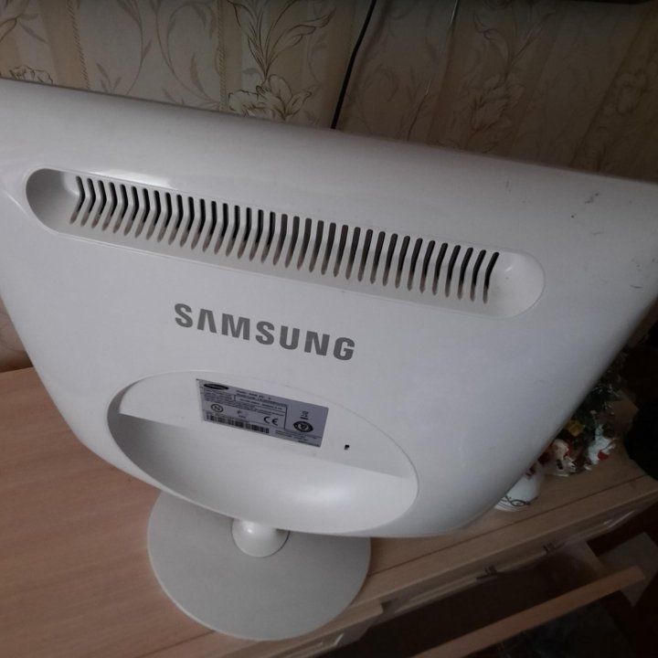 Монитор Samsung syncmaster 932B