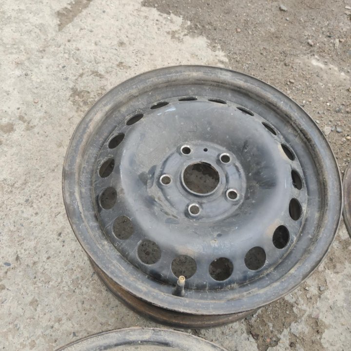 Диски Volkswagen 5Q0601027AA, R15