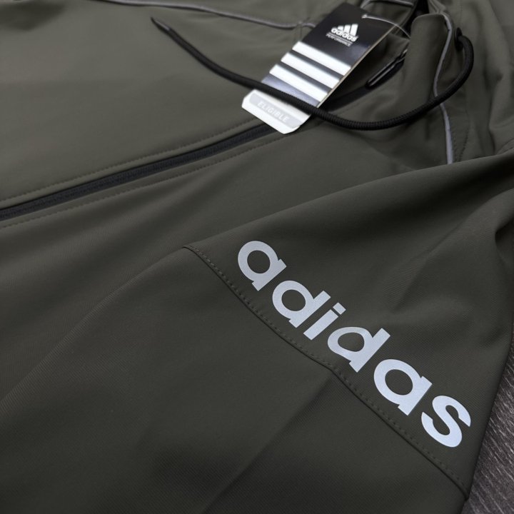 Спортивный костюм Adidas