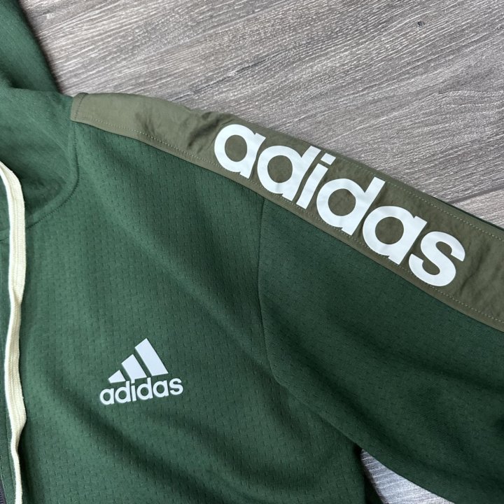 Спортивный костюм Adidas