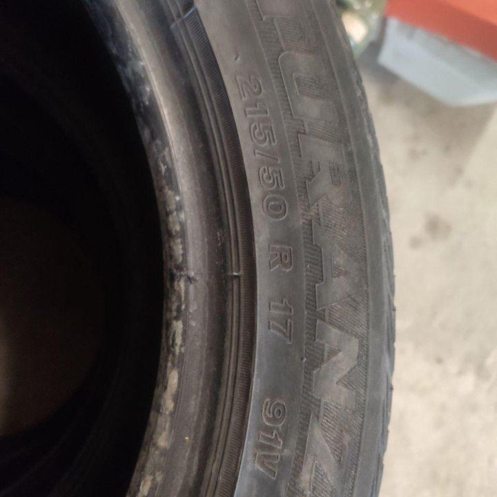 Продам шины BRIDGESTONE TURAZA 215/50 R17. Торг.