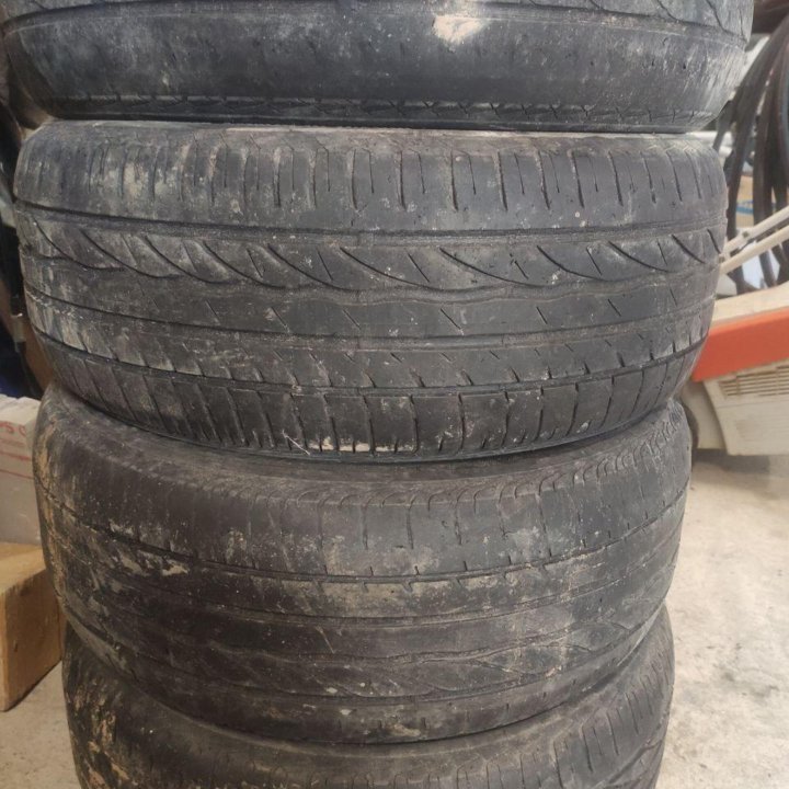 Продам шины BRIDGESTONE TURAZA 215/50 R17. Торг.