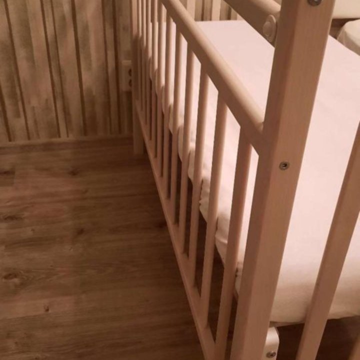 Детская кроватка Babytone + матрас пост.белье