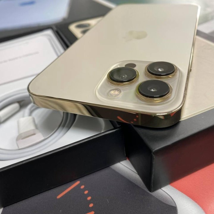 Apple iPhone 13 Pro Max 256Gb Gold Как новый