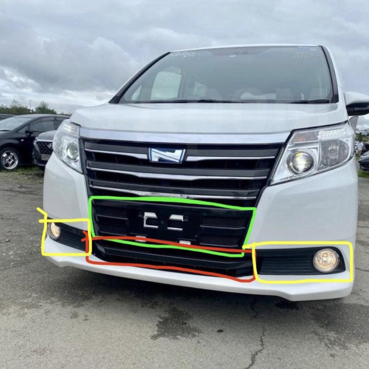 Детали переднего бампера Toyota Noah 2014-2017